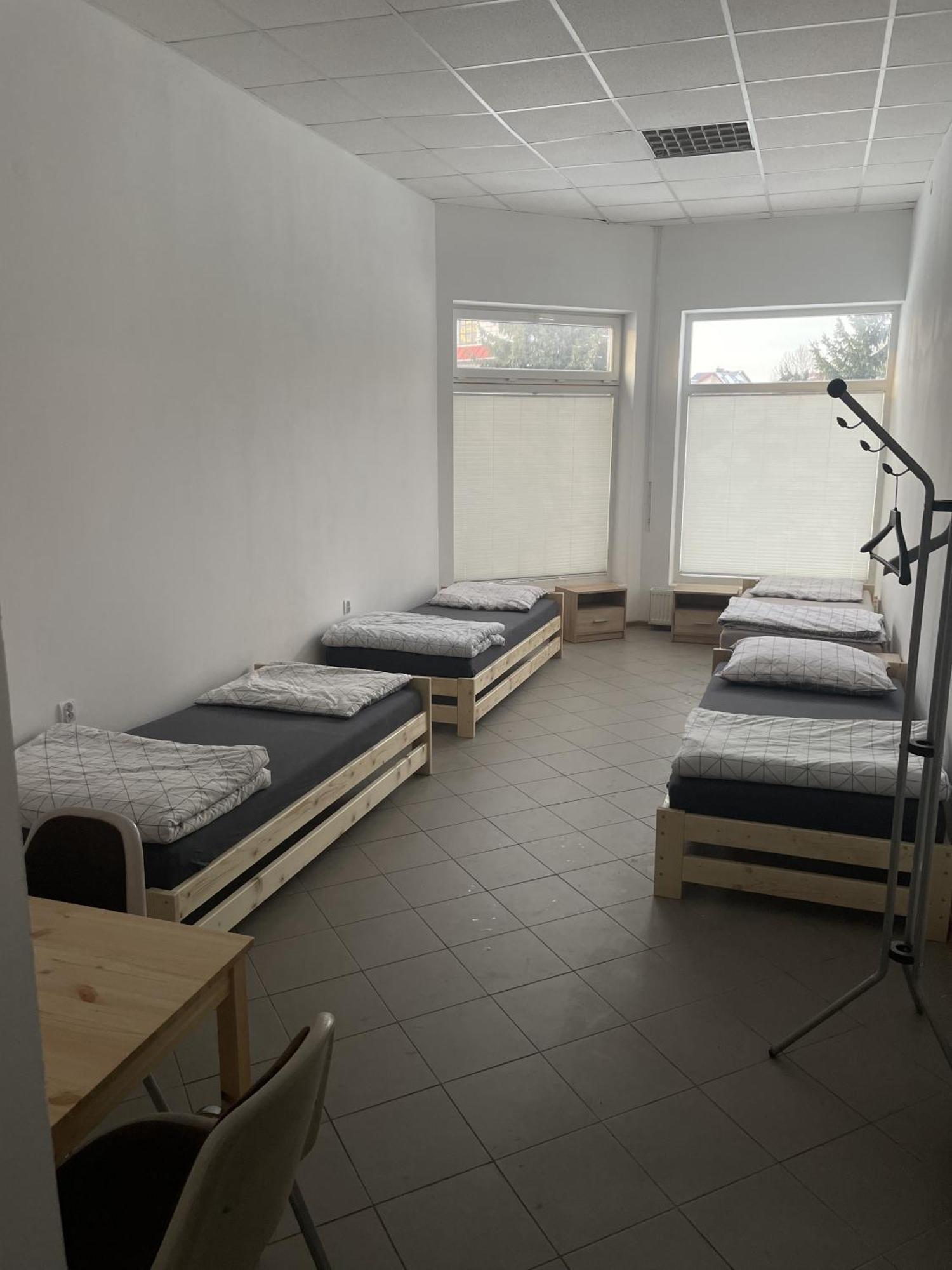 Noclegi Pracownicze Lazur Ciechanów エクステリア 写真